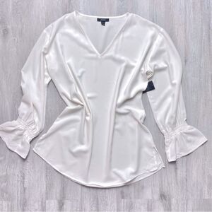 Women's M NWT White V Neck Long Bell Sleeve Top New